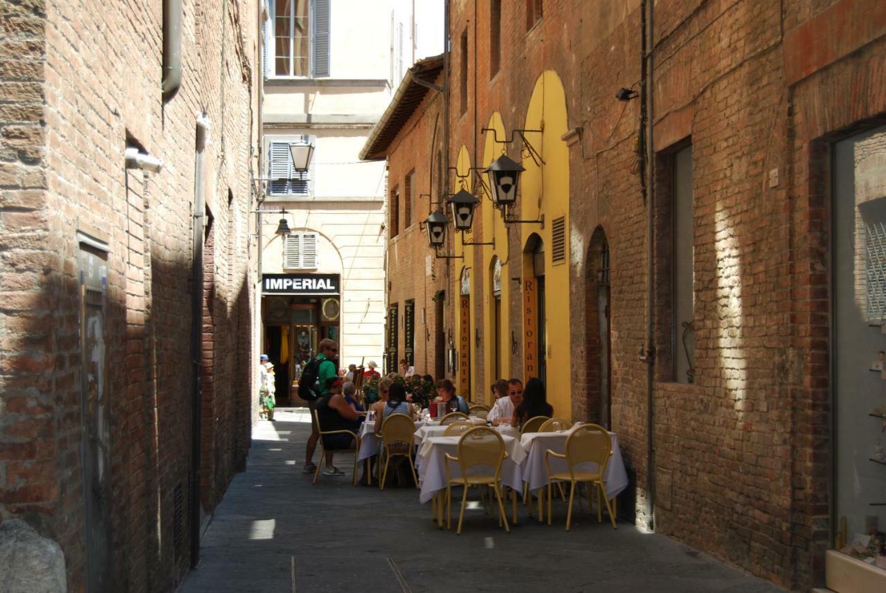 ホテルAntica Dimora Del Buongoverno シエーナ エクステリア 写真